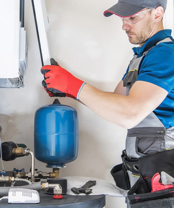 Professional furnace replacement and installation service by Dynamic Heating & Cooling, ensuring efficient heating solutions in Hamilton, ON.